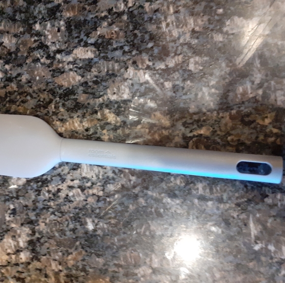 Room Essentials spatula - Picture 2 of 3